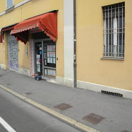 House Station * Bolonia